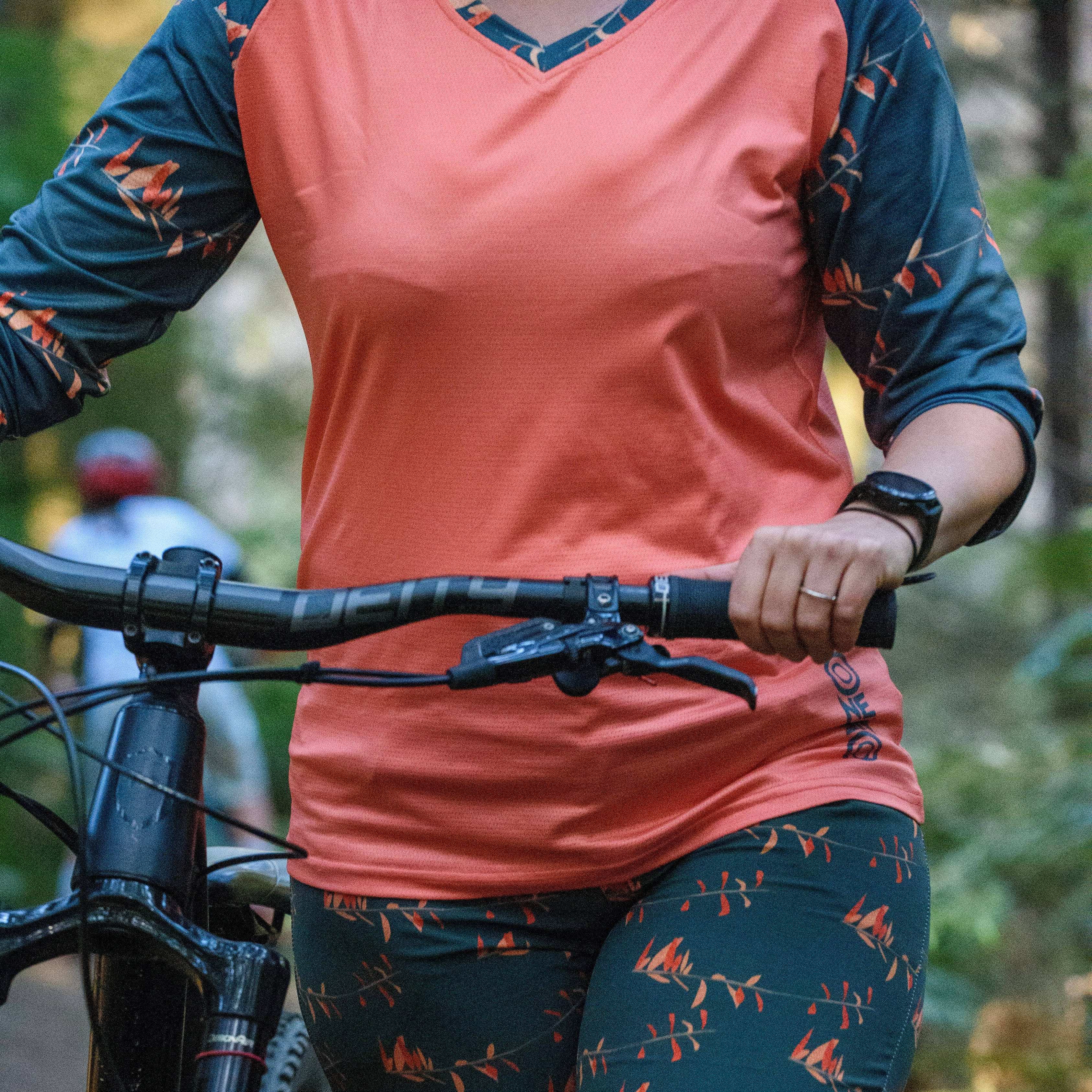 The long sleeve Riding Tee - Ngahuru